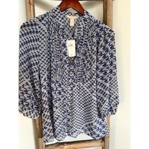 NWT Banana Republic Sheer V Neck 3/4 sleeve patterned top.